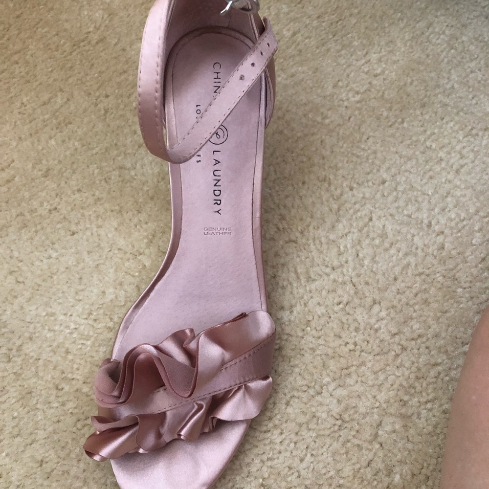 Satin nude shoes